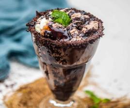 Cold Coffee with cholocate IceCream