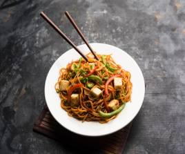 Paneer Schezwan Noodles